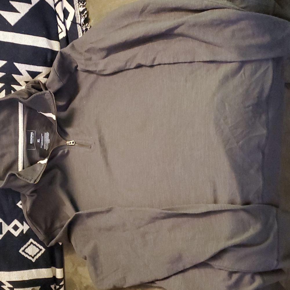 Sz. XL 1/4 sip lightweight pullover knit top